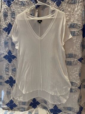 Mossimo White V-Neck Short Sleeve Linen Blend Top